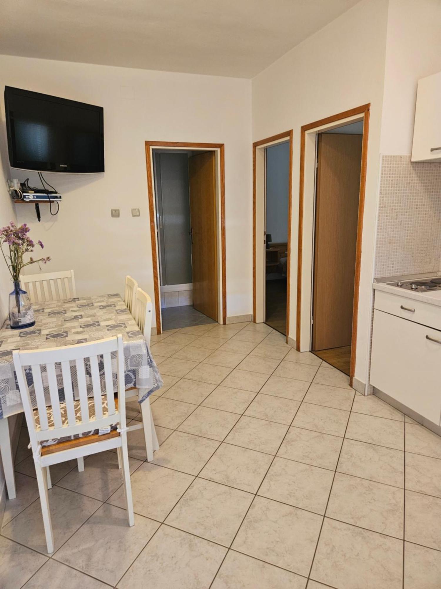 Apartmani Tatjana Rab Town Zewnętrze zdjęcie